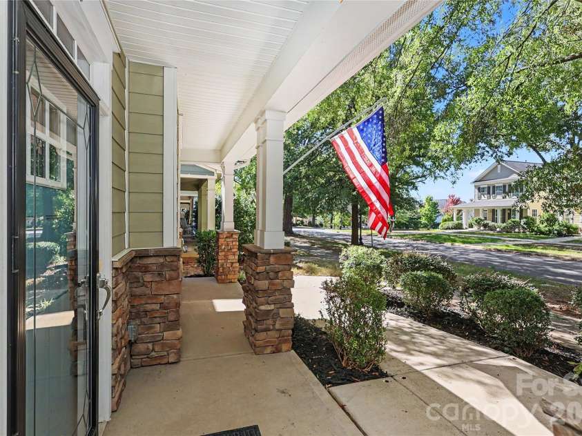 2420 Double Oaks Road, Charlotte, NC 28206.  MLS# CAR4434782, YatesRealty ID 58509. Friendly Front Porch