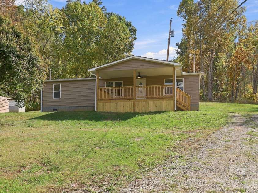 1004 Pine Root Branch Road, Bakersville, NC 28705.  MLS# CAR4415373, YatesRealty ID 58513. 