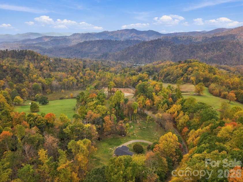 1004 Pine Root Branch Road, Bakersville, NC 28705.  MLS# CAR4415373, YatesRealty ID 58513. 