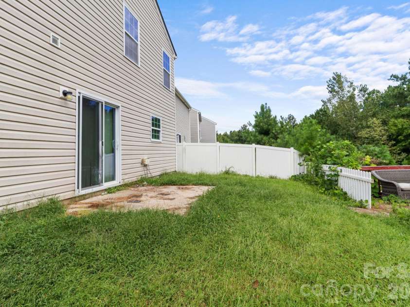 4012 Long Arrow Drive, Concord, NC 28025.  MLS# CAR4437288, YatesRealty ID 58514. 