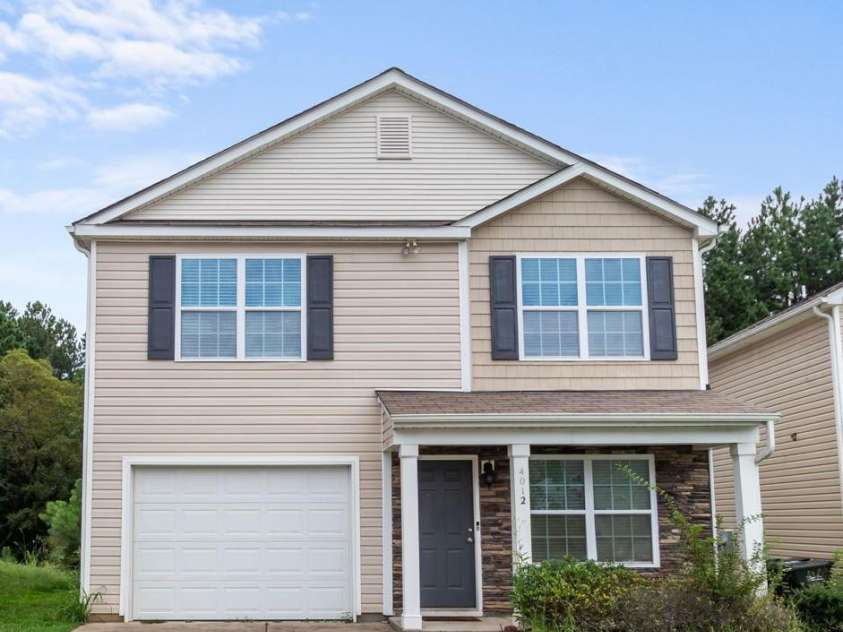 4012 Long Arrow Drive, Concord, NC 28025.  MLS# CAR4437288, YatesRealty ID 58514. 