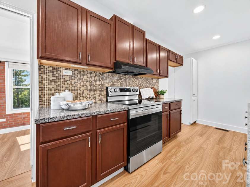 892 Taylor Drive, Lancaster, SC 29720.  MLS# CAR4436527, YatesRealty ID 58516. 