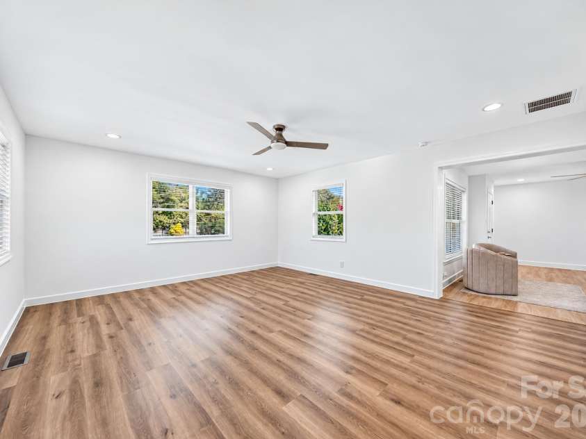 892 Taylor Drive, Lancaster, SC 29720.  MLS# CAR4436527, YatesRealty ID 58516. 