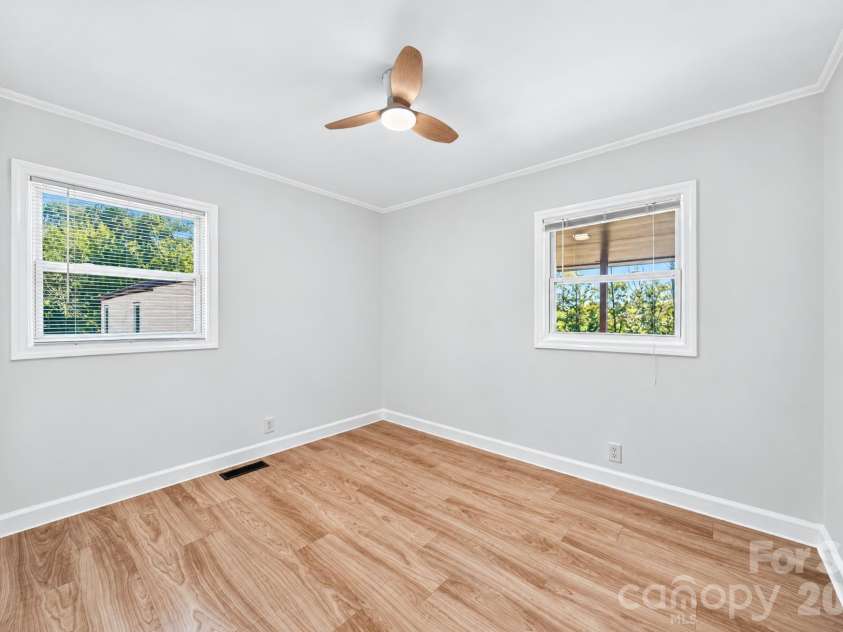 892 Taylor Drive, Lancaster, SC 29720.  MLS# CAR4436527, YatesRealty ID 58516. 
