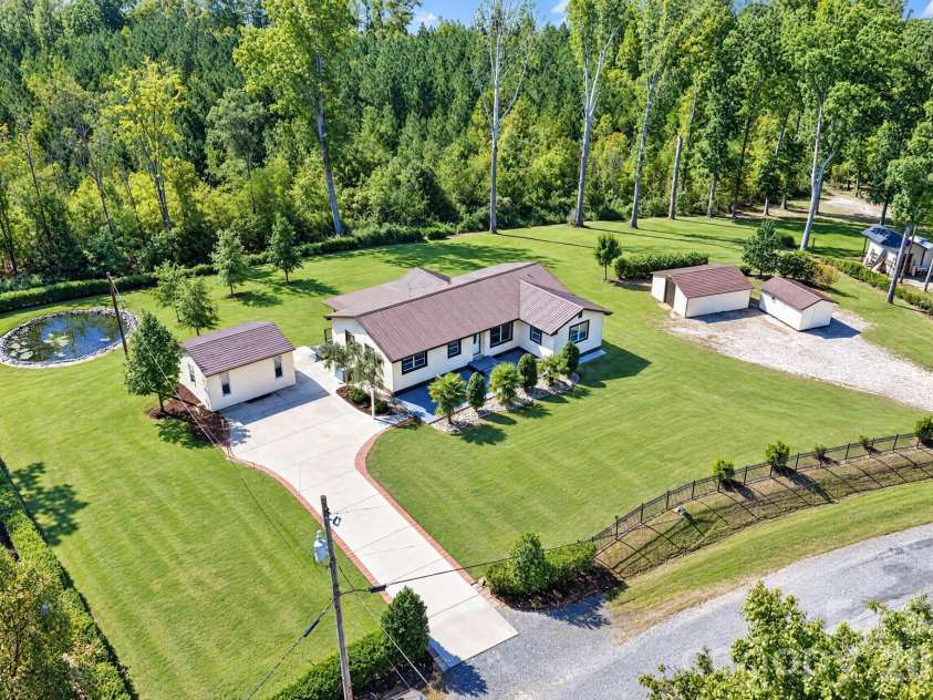 892 Taylor Drive, Lancaster, SC 29720.  MLS# CAR4436527, YatesRealty ID 58516. 