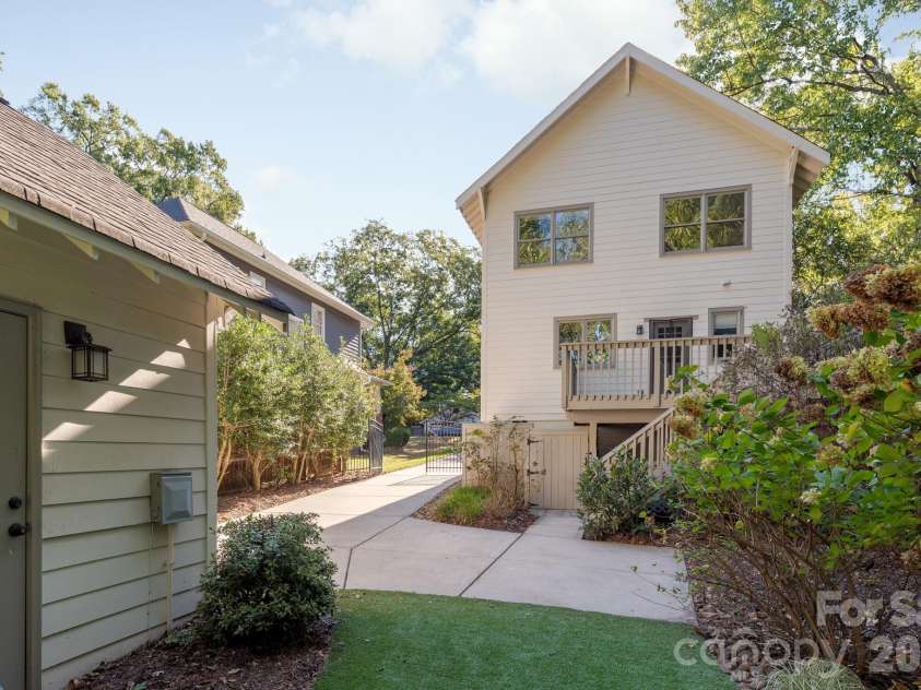 3315 Holt Street, Charlotte, NC 28205.  MLS# CAR4437036, YatesRealty ID 58517. Detached one car garage