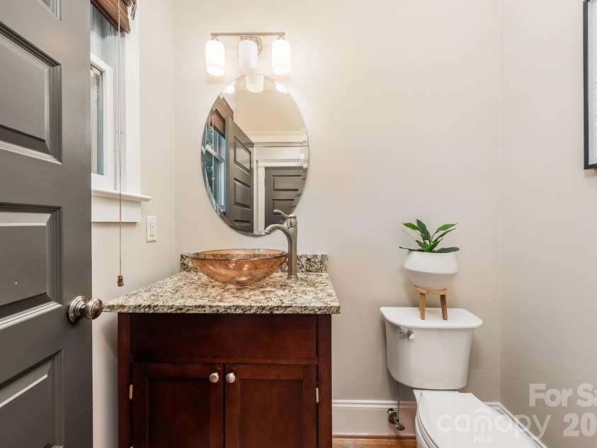 3315 Holt Street, Charlotte, NC 28205.  MLS# CAR4437036, YatesRealty ID 58517. Main level half bathroom