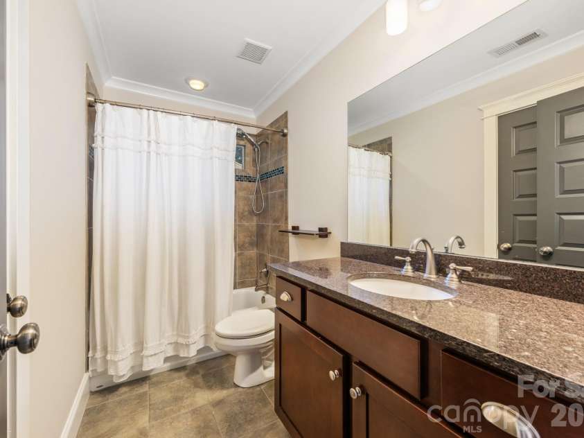 3315 Holt Street, Charlotte, NC 28205.  MLS# CAR4437036, YatesRealty ID 58517. Upper level hall full bathroom