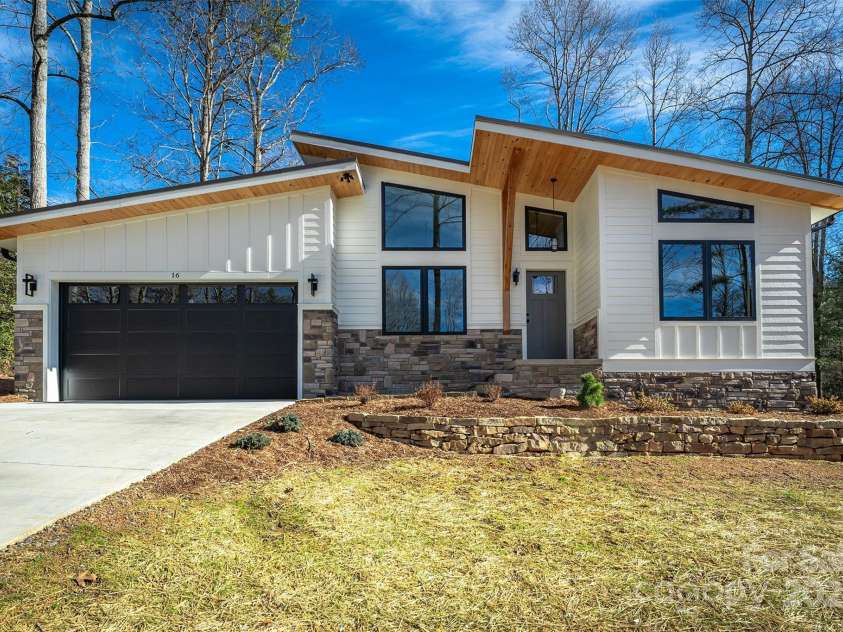 16 Taze Court, Black Mountain, NC 28711.  MLS# CAR4223551, YatesRealty ID 5852. 