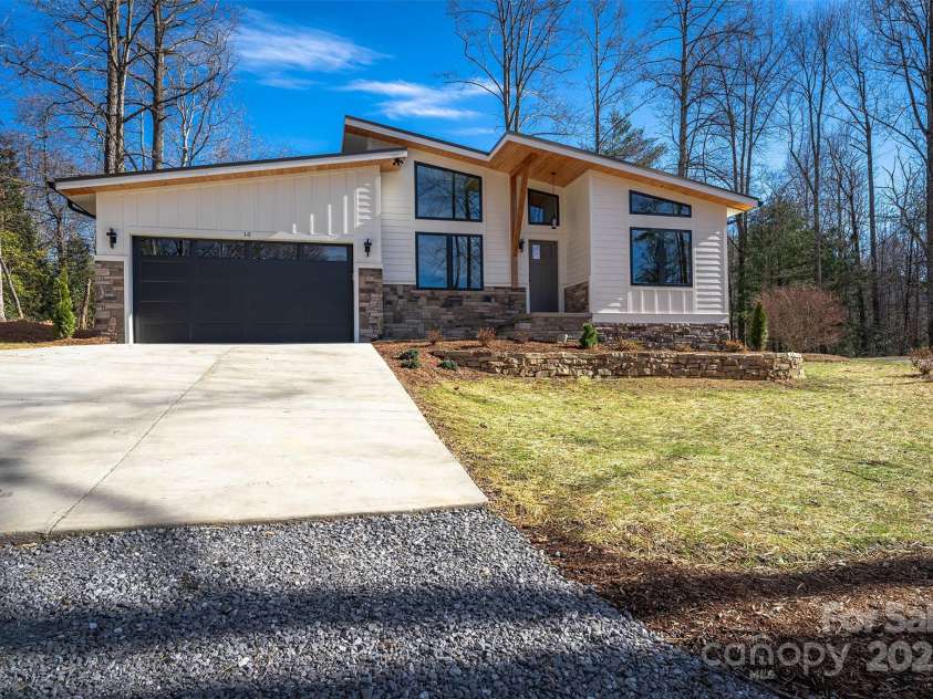16 Taze Court, Black Mountain, NC 28711.  MLS# CAR4223551, YatesRealty ID 5852. 