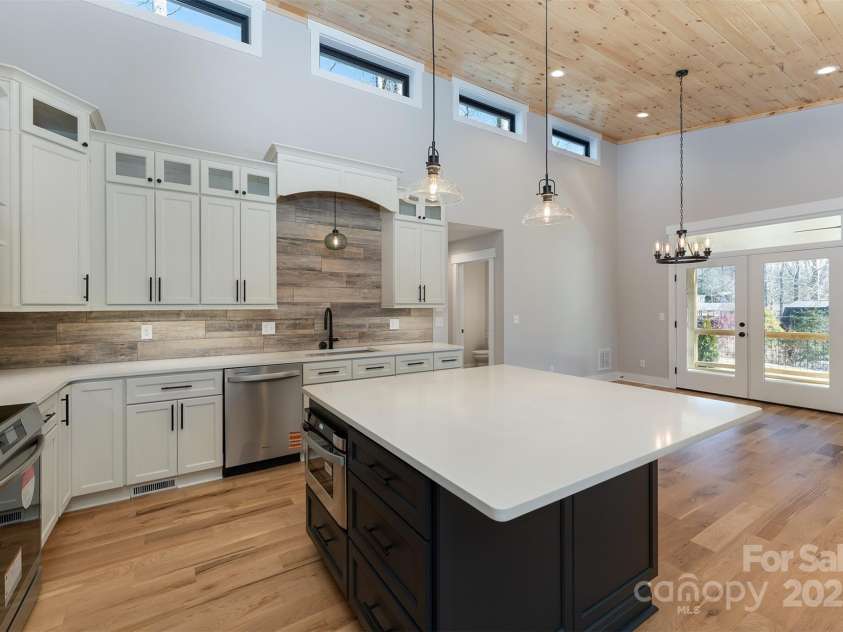 16 Taze Court, Black Mountain, NC 28711.  MLS# CAR4223551, YatesRealty ID 5852. 