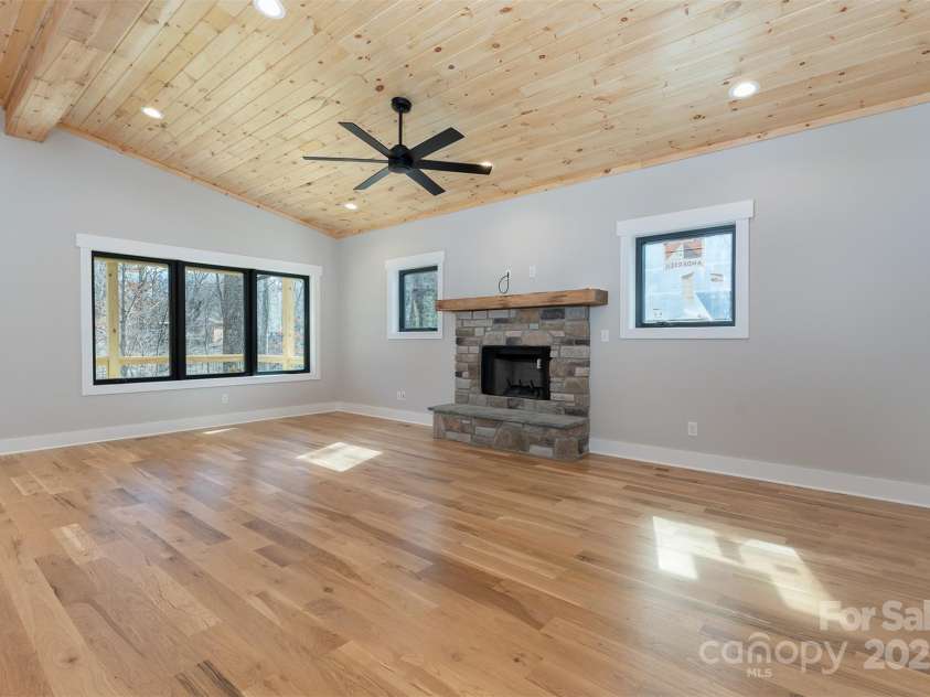 16 Taze Court, Black Mountain, NC 28711.  MLS# CAR4223551, YatesRealty ID 5852. 