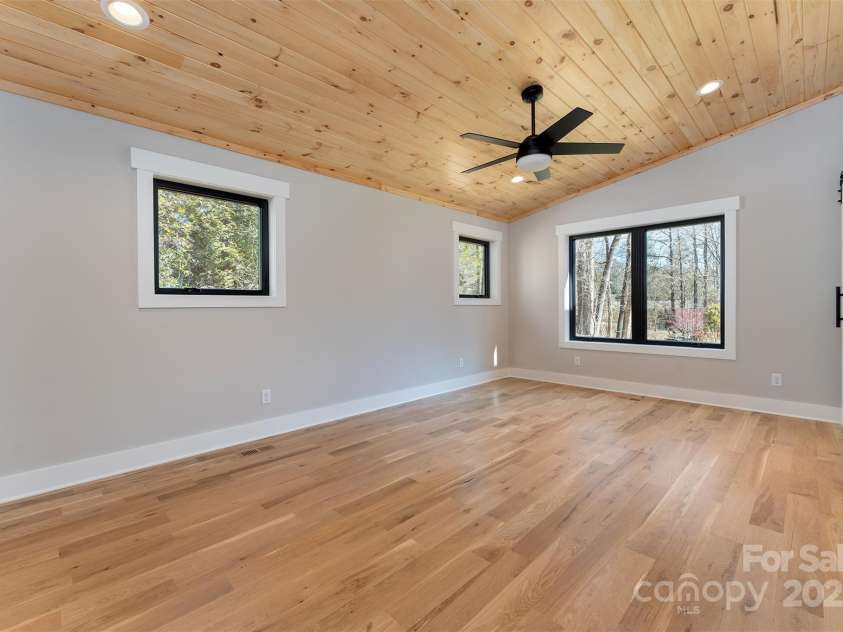 16 Taze Court, Black Mountain, NC 28711.  MLS# CAR4223551, YatesRealty ID 5852. 