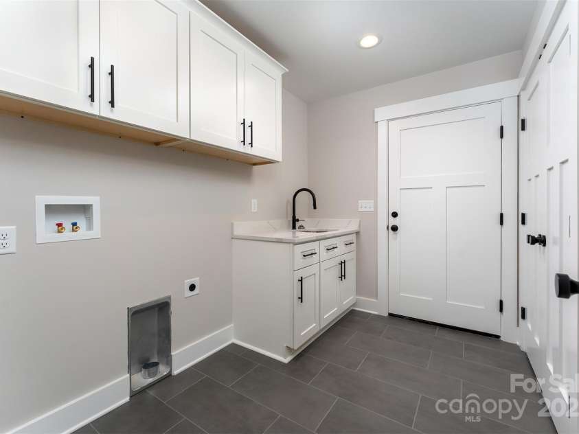 16 Taze Court, Black Mountain, NC 28711.  MLS# CAR4223551, YatesRealty ID 5852. 