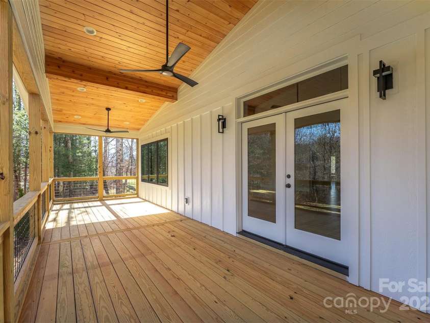 16 Taze Court, Black Mountain, NC 28711.  MLS# CAR4223551, YatesRealty ID 5852. 