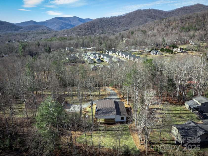 16 Taze Court, Black Mountain, NC 28711.  MLS# CAR4223551, YatesRealty ID 5852. 