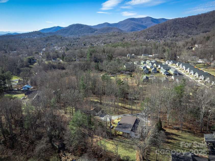 16 Taze Court, Black Mountain, NC 28711.  MLS# CAR4223551, YatesRealty ID 5852. 
