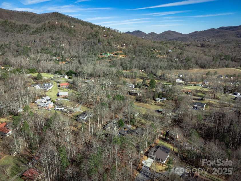 16 Taze Court, Black Mountain, NC 28711.  MLS# CAR4223551, YatesRealty ID 5852. 