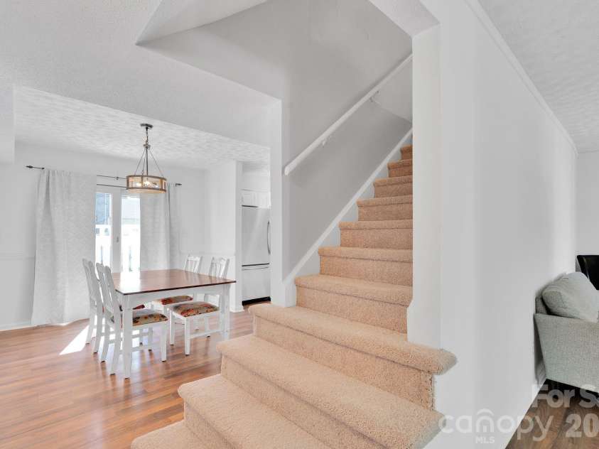 8510 Castle Pine Court, Charlotte, NC 28226.  MLS# CAR4333747, YatesRealty ID 5852. 