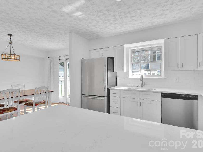 8510 Castle Pine Court, Charlotte, NC 28226.  MLS# CAR4333747, YatesRealty ID 5852. 