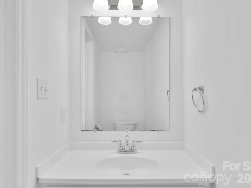 8510 Castle Pine Court, Charlotte, NC 28226.  MLS# CAR4333747, YatesRealty ID 5852. 