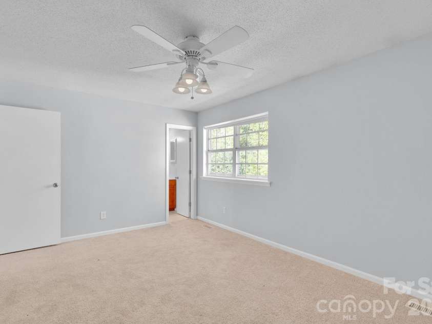 8510 Castle Pine Court, Charlotte, NC 28226.  MLS# CAR4333747, YatesRealty ID 5852. 