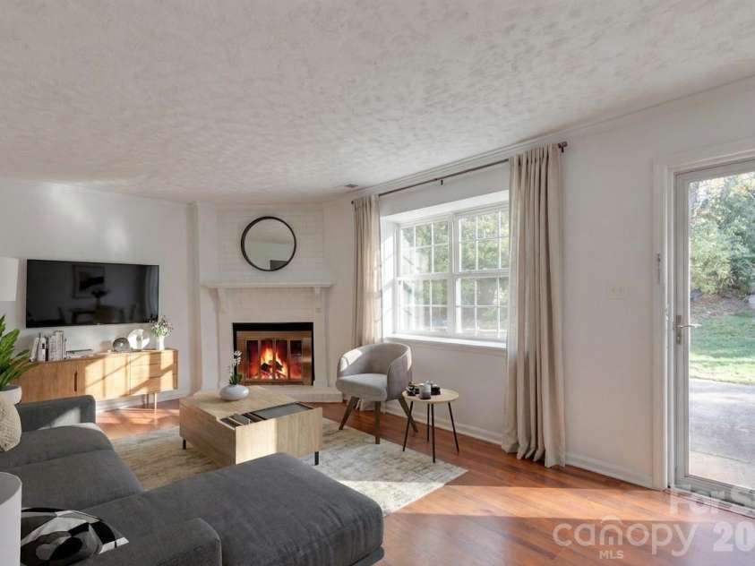 8510 Castle Pine Court, Charlotte, NC 28226.  MLS# CAR4333747, YatesRealty ID 5852. 