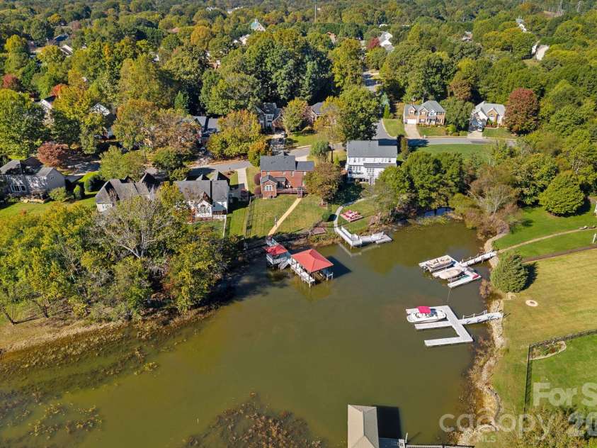 220 Chandeleur Drive, Mooresville, NC 28117.  MLS# CAR4433957, YatesRealty ID 58522. 