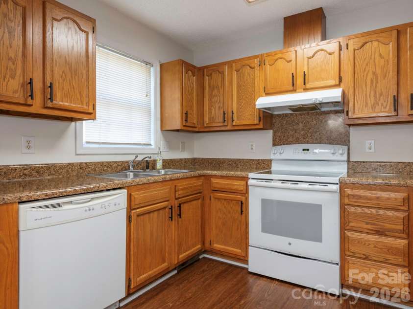239 Candle Court, Concord, NC 28027.  MLS# CAR4429401, YatesRealty ID 58524. 