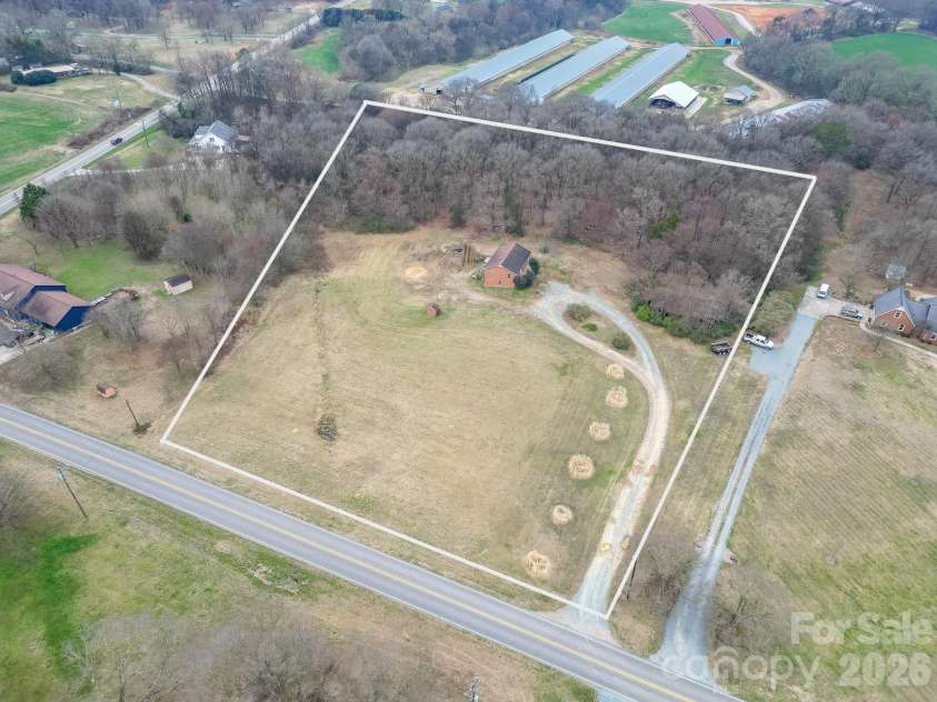 3211 Old Camden Road, Monroe, NC 28110.  MLS# CAR4352269, YatesRealty ID 5853. 