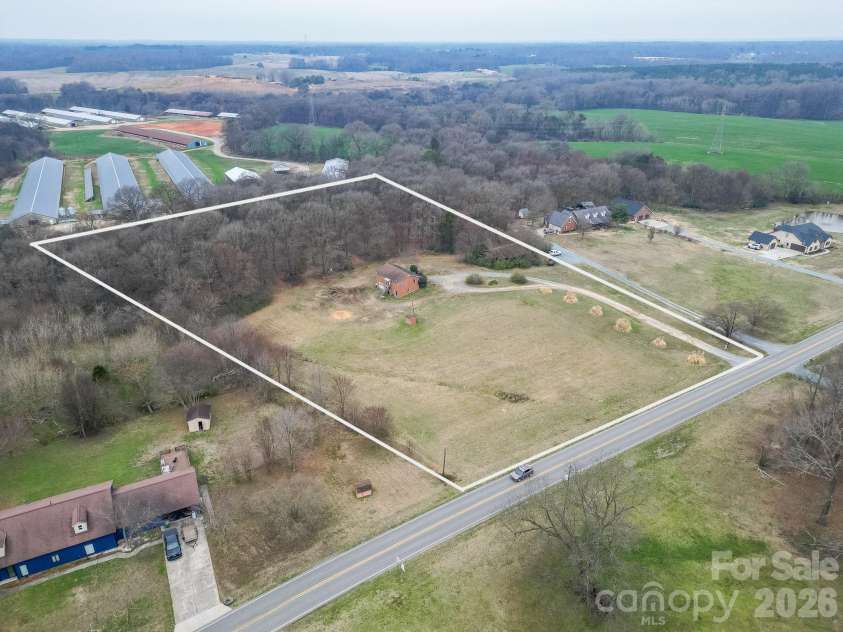 3211 Old Camden Road, Monroe, NC 28110.  MLS# CAR4352269, YatesRealty ID 5853. 