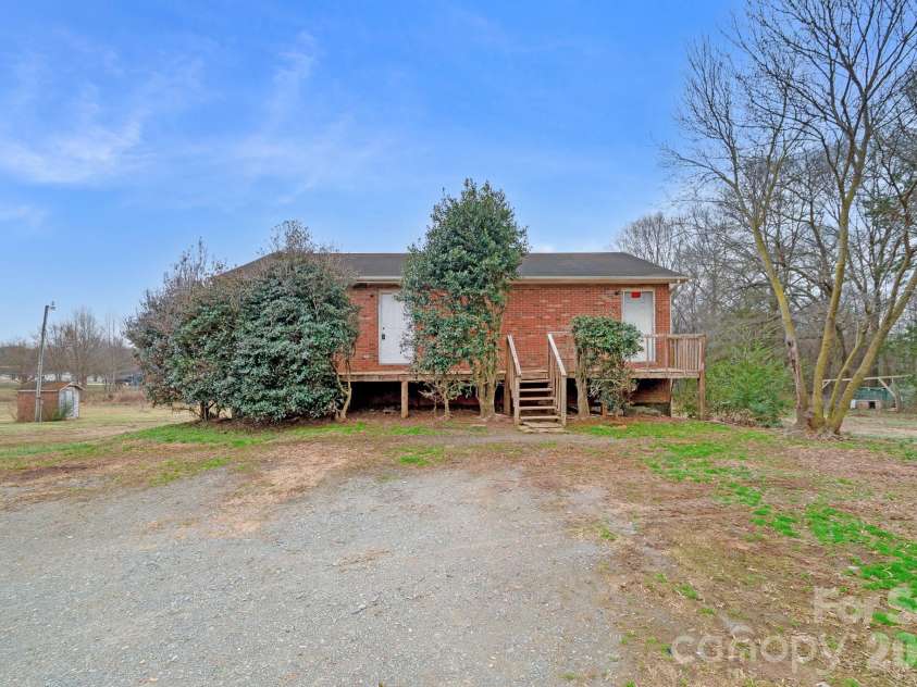 3211 Old Camden Road, Monroe, NC 28110.  MLS# CAR4352269, YatesRealty ID 5853. 