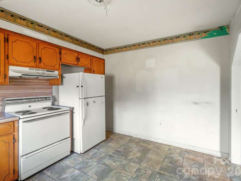 3211 Old Camden Road, Monroe, NC 28110.  MLS# CAR4352269, YatesRealty ID 5853. 