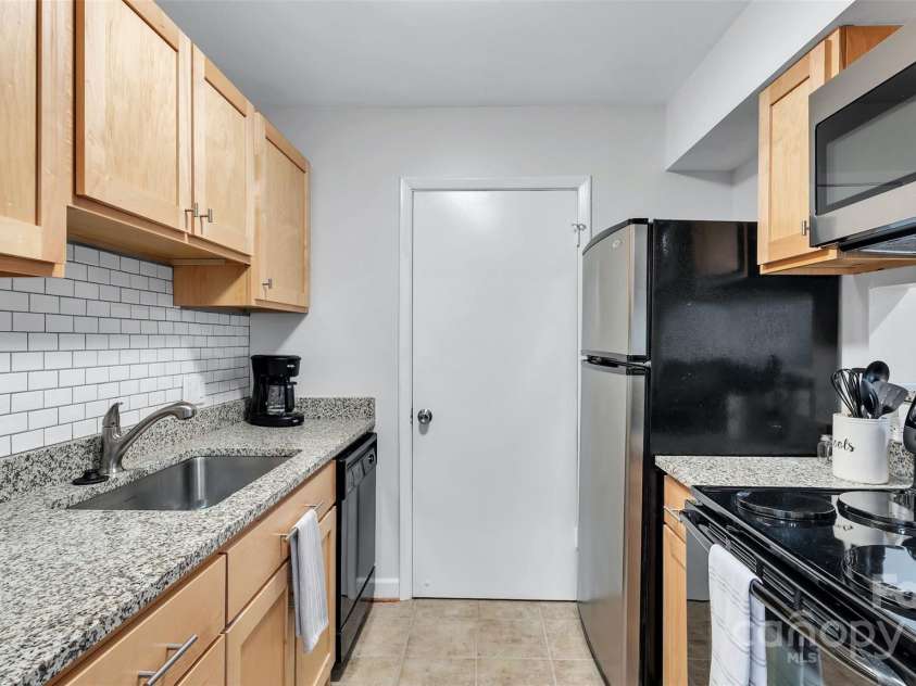 5020 Sardis Road, Charlotte, NC 28270.  MLS# CAR4215591, YatesRealty ID 5853. 