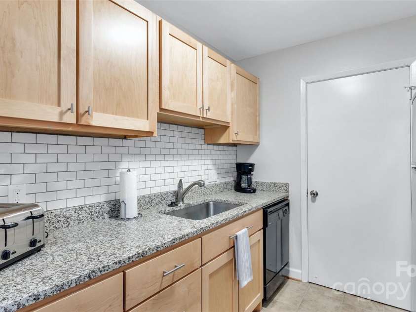 5020 Sardis Road, Charlotte, NC 28270.  MLS# CAR4215591, YatesRealty ID 5853. 