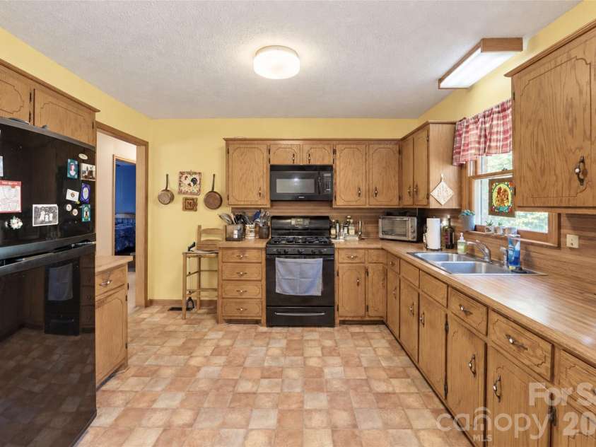 206 Bleynat Street, Valdese, NC 28690.  MLS# CAR4437681, YatesRealty ID 58532. 