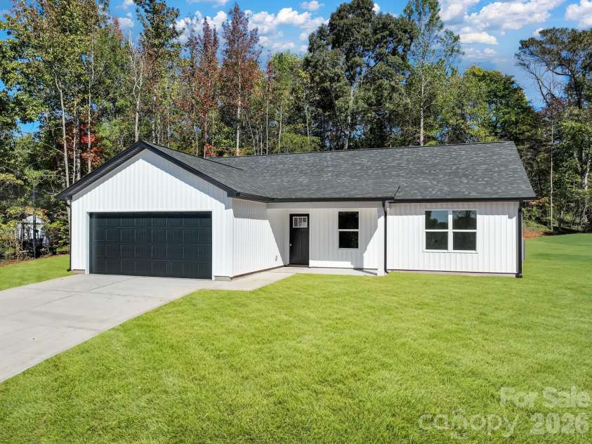 140 Four Andrews Drive, Harmony, NC 28634.  MLS# CAR4435471, YatesRealty ID 58541. 