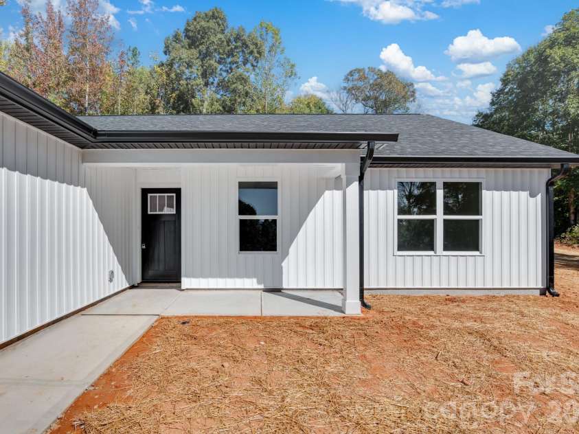 140 Four Andrews Drive, Harmony, NC 28634.  MLS# CAR4435471, YatesRealty ID 58541. 