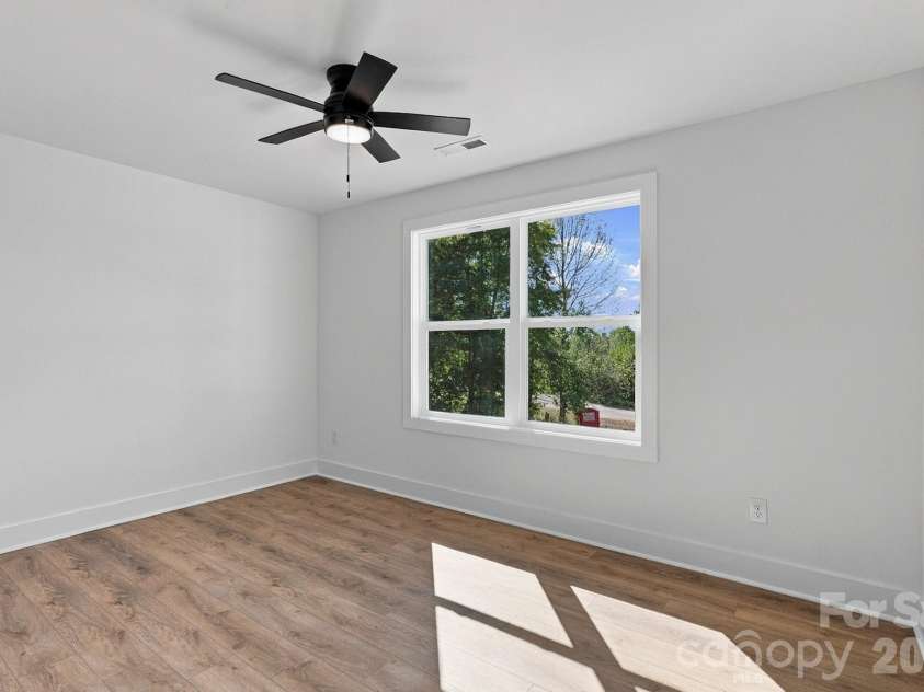 140 Four Andrews Drive, Harmony, NC 28634.  MLS# CAR4435471, YatesRealty ID 58541. 