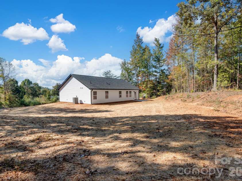 140 Four Andrews Drive, Harmony, NC 28634.  MLS# CAR4435471, YatesRealty ID 58541. 