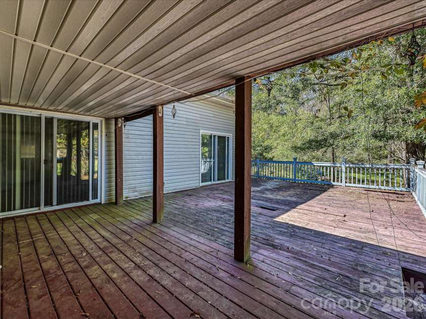 1704 Colfax Drive, Concord, NC 28025.  MLS# CAR4437717, YatesRealty ID 58546. 