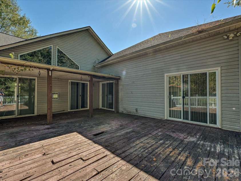1704 Colfax Drive, Concord, NC 28025.  MLS# CAR4437717, YatesRealty ID 58546. 