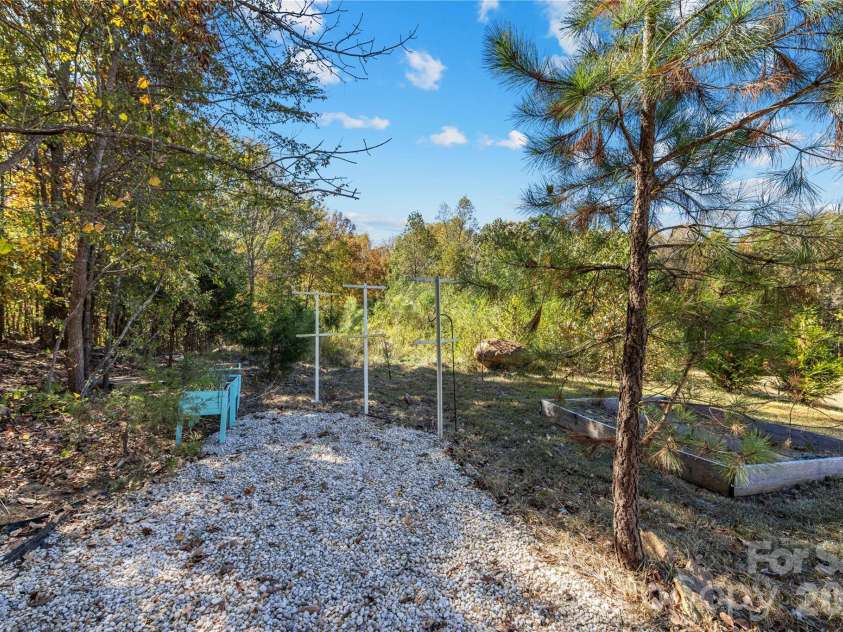 723 Yorkshire Drive, Albemarle, NC 28001.  MLS# CAR4314310, YatesRealty ID 5855. 