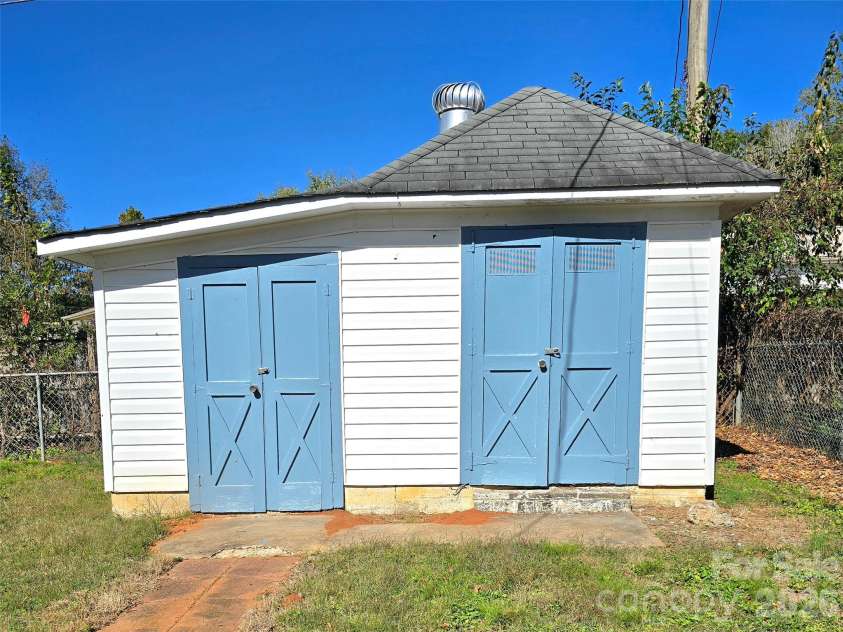 112 Wendover Drive, Lincolnton, NC 28092.  MLS# CAR4437712, YatesRealty ID 58555. Exterior storage building #1.