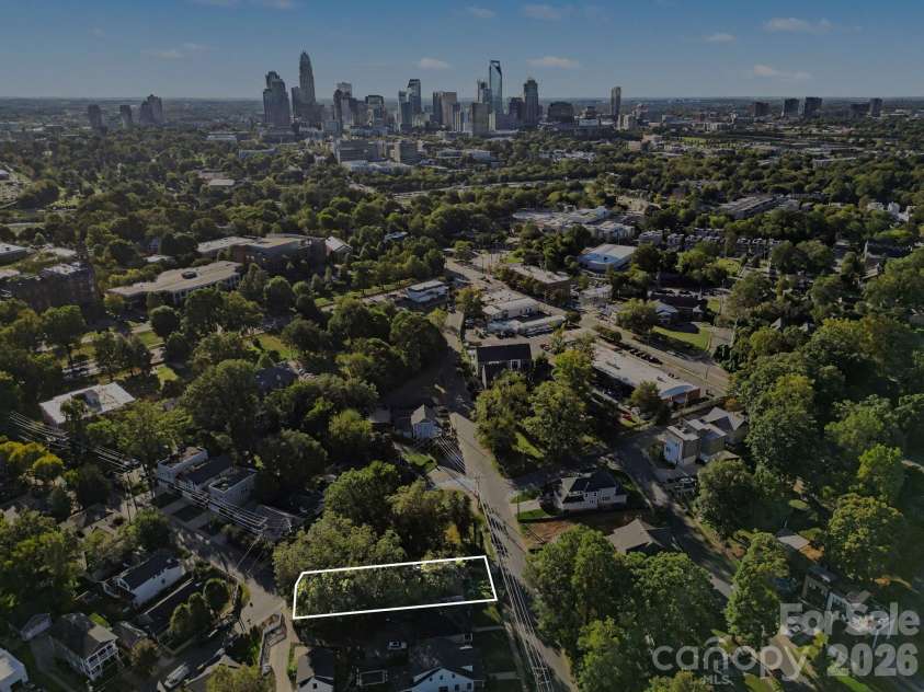2014 Trade Street, Charlotte, NC 28216.  MLS# CAR4436001, YatesRealty ID 58561. 