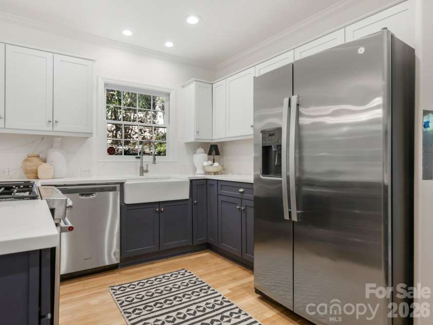 424 Whitestone Road, Charlotte, NC 28270.  MLS# CAR4437049, YatesRealty ID 58565. Kitchen