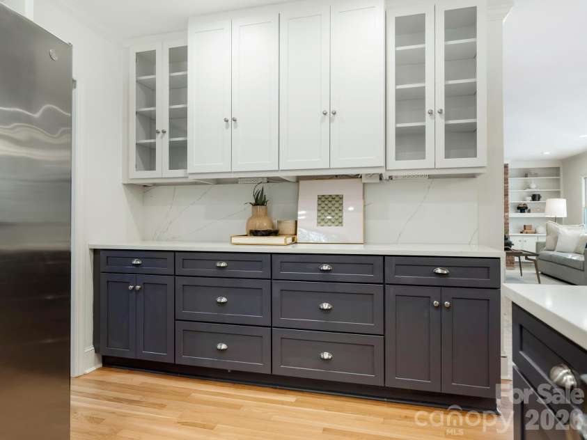 424 Whitestone Road, Charlotte, NC 28270.  MLS# CAR4437049, YatesRealty ID 58565. Kitchen