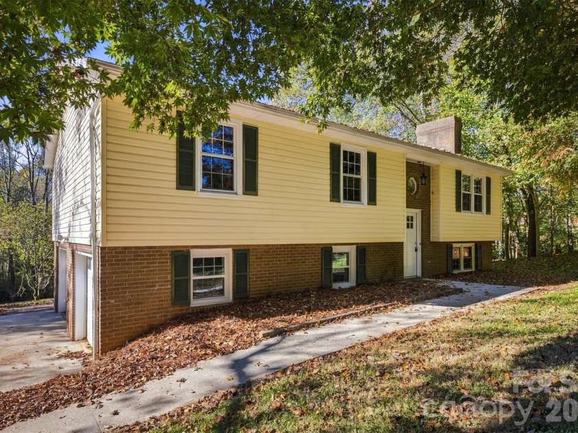 306 New Orleans Boulevard, Morganton, NC 28655.  MLS# CAR4432848, YatesRealty ID 58567. 