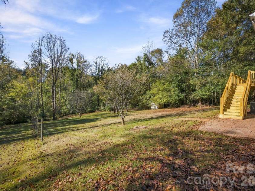 306 New Orleans Boulevard, Morganton, NC 28655.  MLS# CAR4432848, YatesRealty ID 58567. 