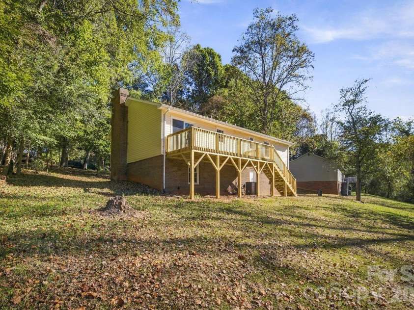 306 New Orleans Boulevard, Morganton, NC 28655.  MLS# CAR4432848, YatesRealty ID 58567. 